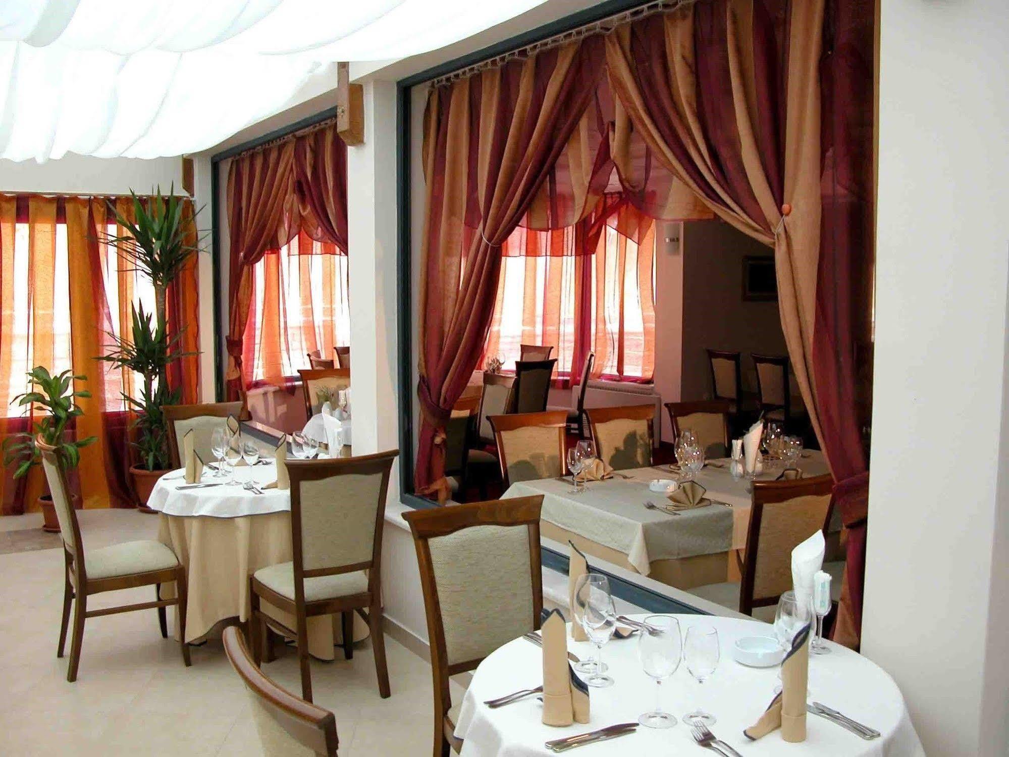 Legends Hotel Sofia Luaran gambar